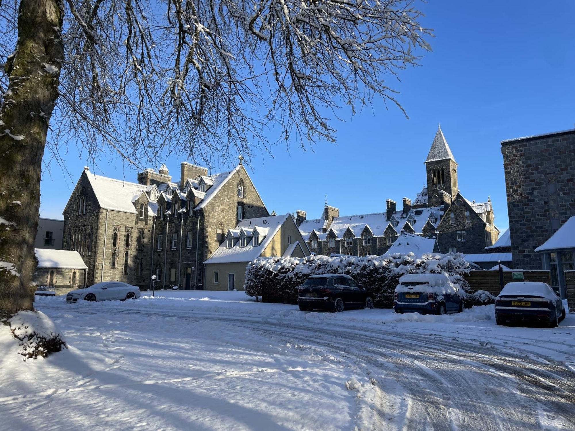 The Classrooms, Loch Ness Abbey - 142M2 Lifestyle & Heritage Apartment - Pool & Spa - The Highland Club - Resort On Lake Shores Fort Augustus Exterior photo