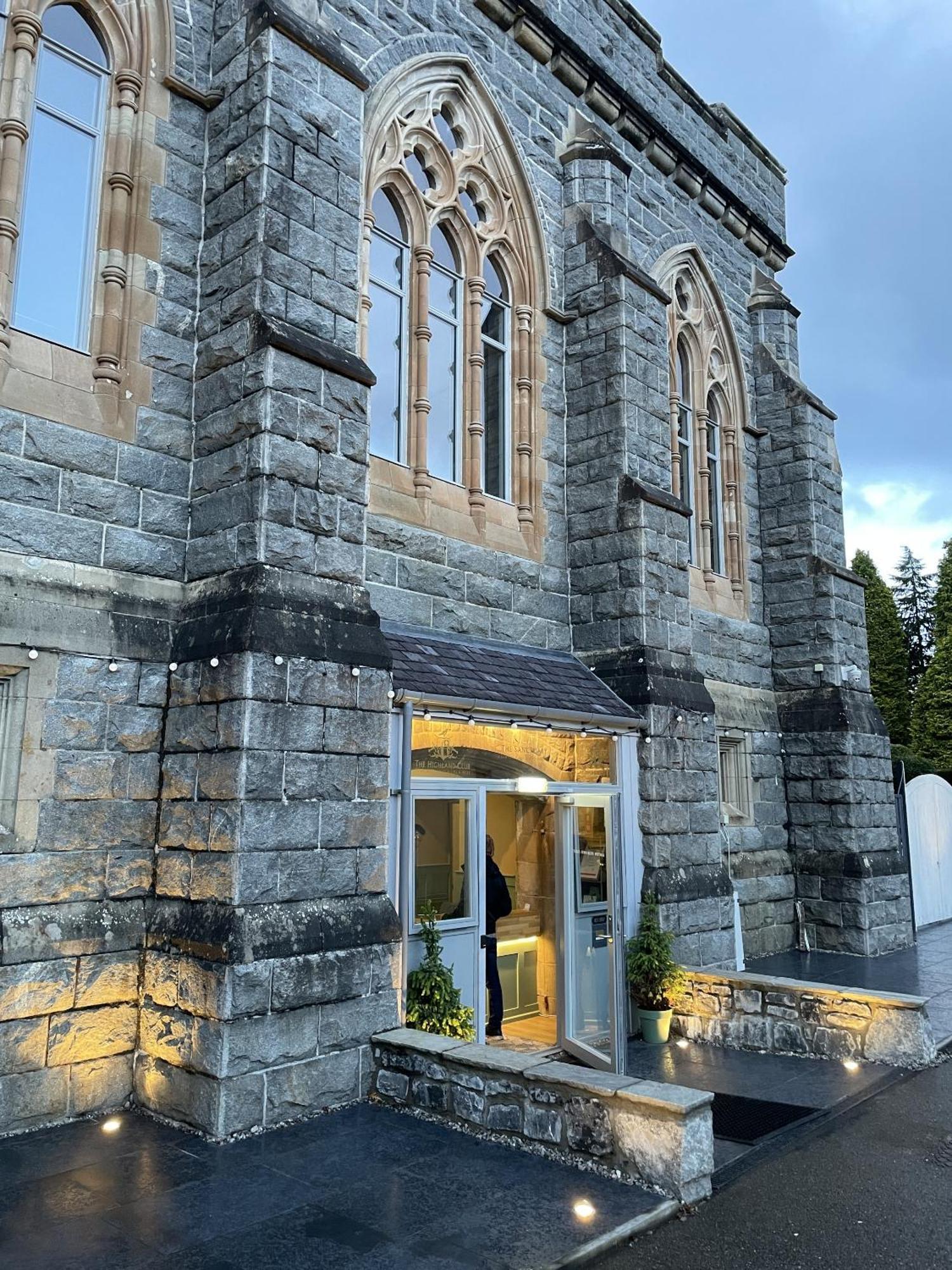 The Classrooms, Loch Ness Abbey - 142M2 Lifestyle & Heritage Apartment - Pool & Spa - The Highland Club - Resort On Lake Shores Fort Augustus Exterior photo