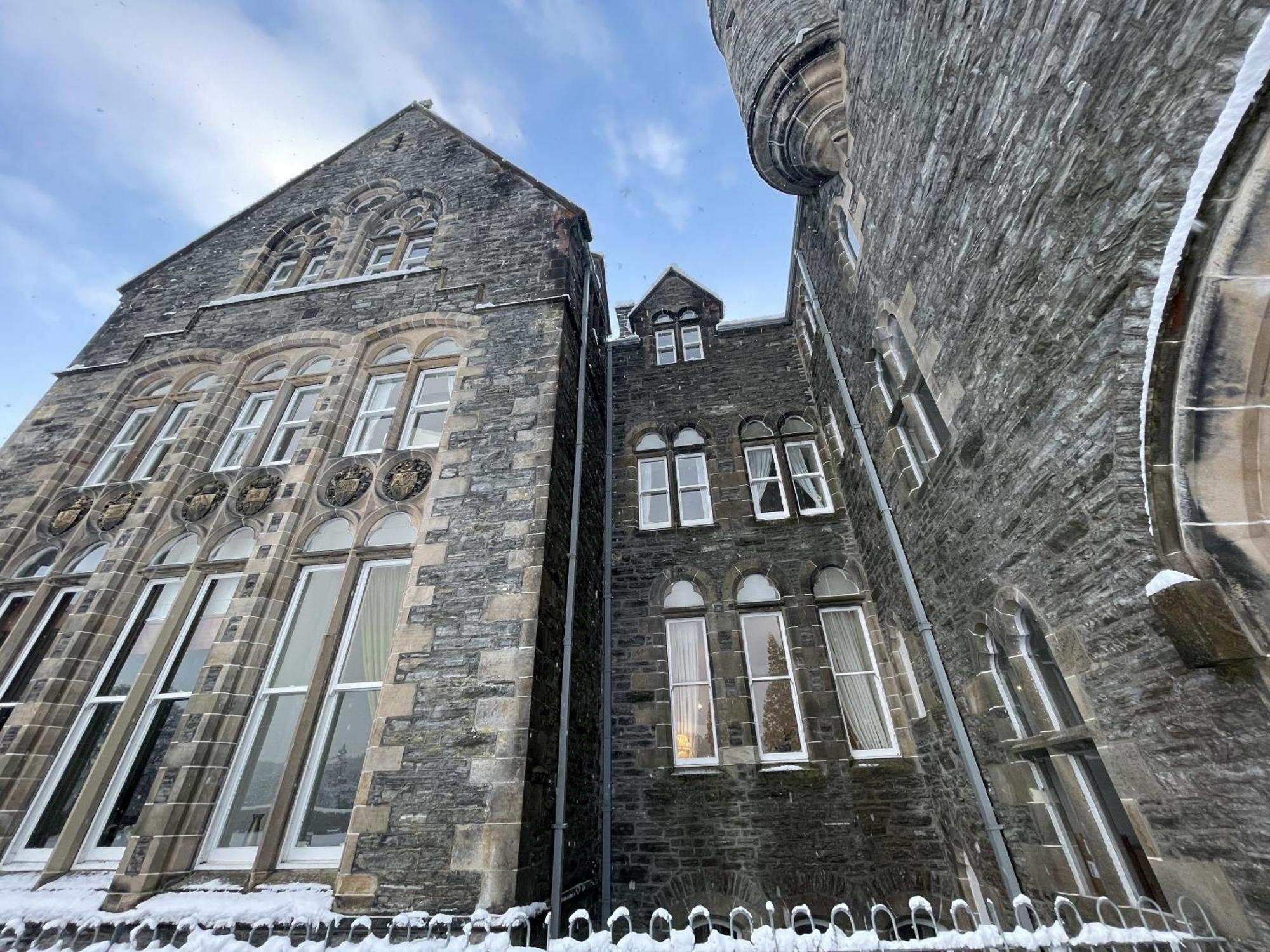 The Classrooms, Loch Ness Abbey - 142M2 Lifestyle & Heritage Apartment - Pool & Spa - The Highland Club - Resort On Lake Shores Fort Augustus Exterior photo