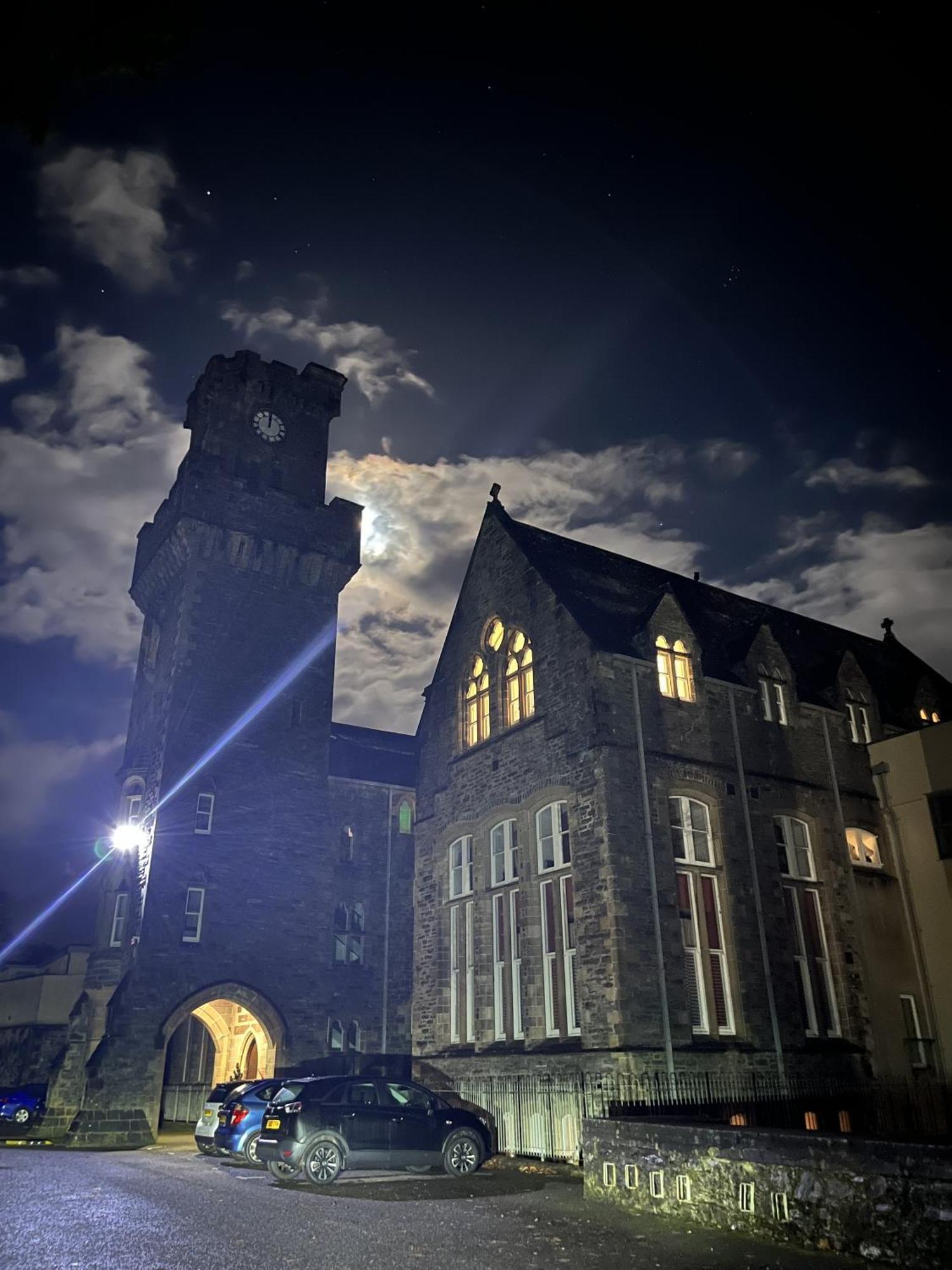 The Classrooms, Loch Ness Abbey - 142M2 Lifestyle & Heritage Apartment - Pool & Spa - The Highland Club - Resort On Lake Shores Fort Augustus Exterior photo